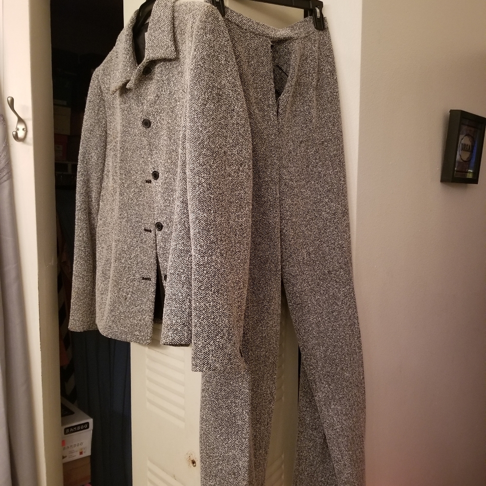 Pant suit